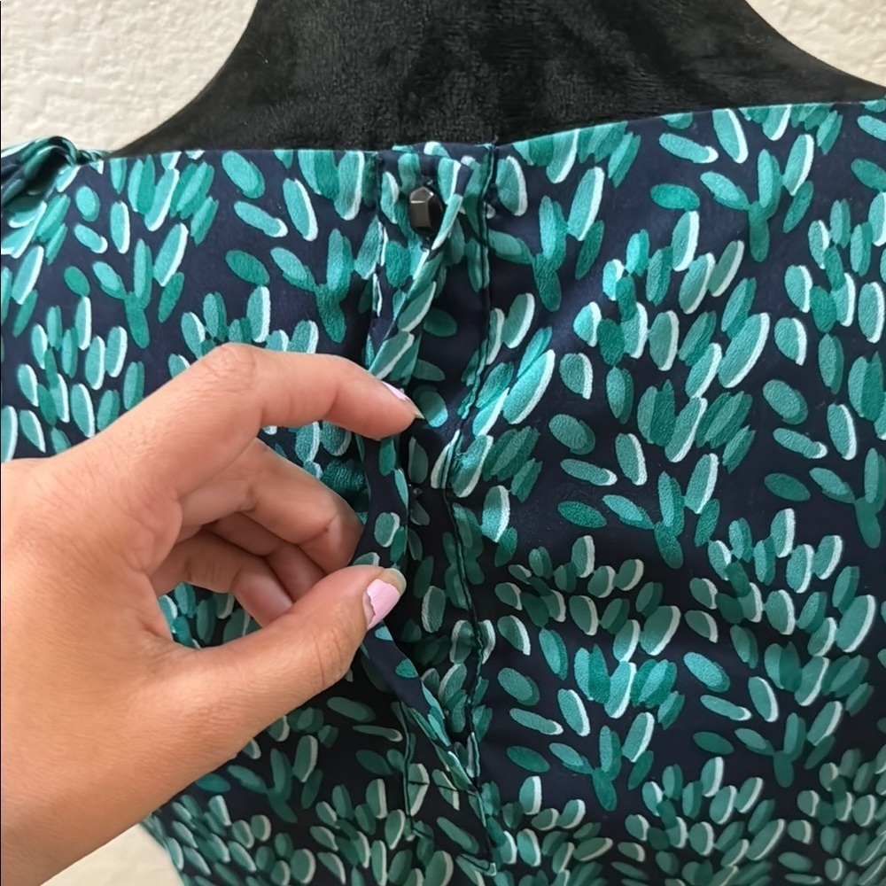 Banana Republic Size S Teal Leaf Print Women's Top!! - Picture 8 of 9